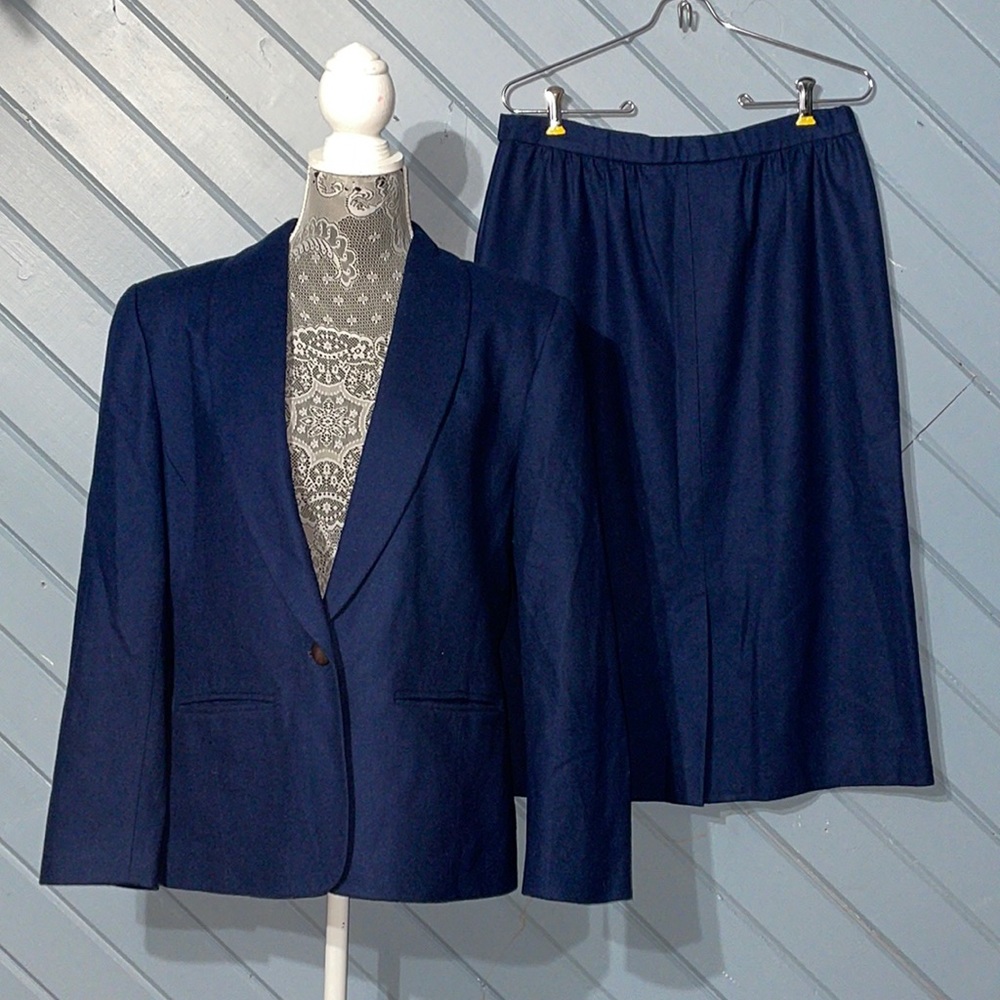Vintage Pendleton blue 100% Virgin Wool suit jacket/skirt set